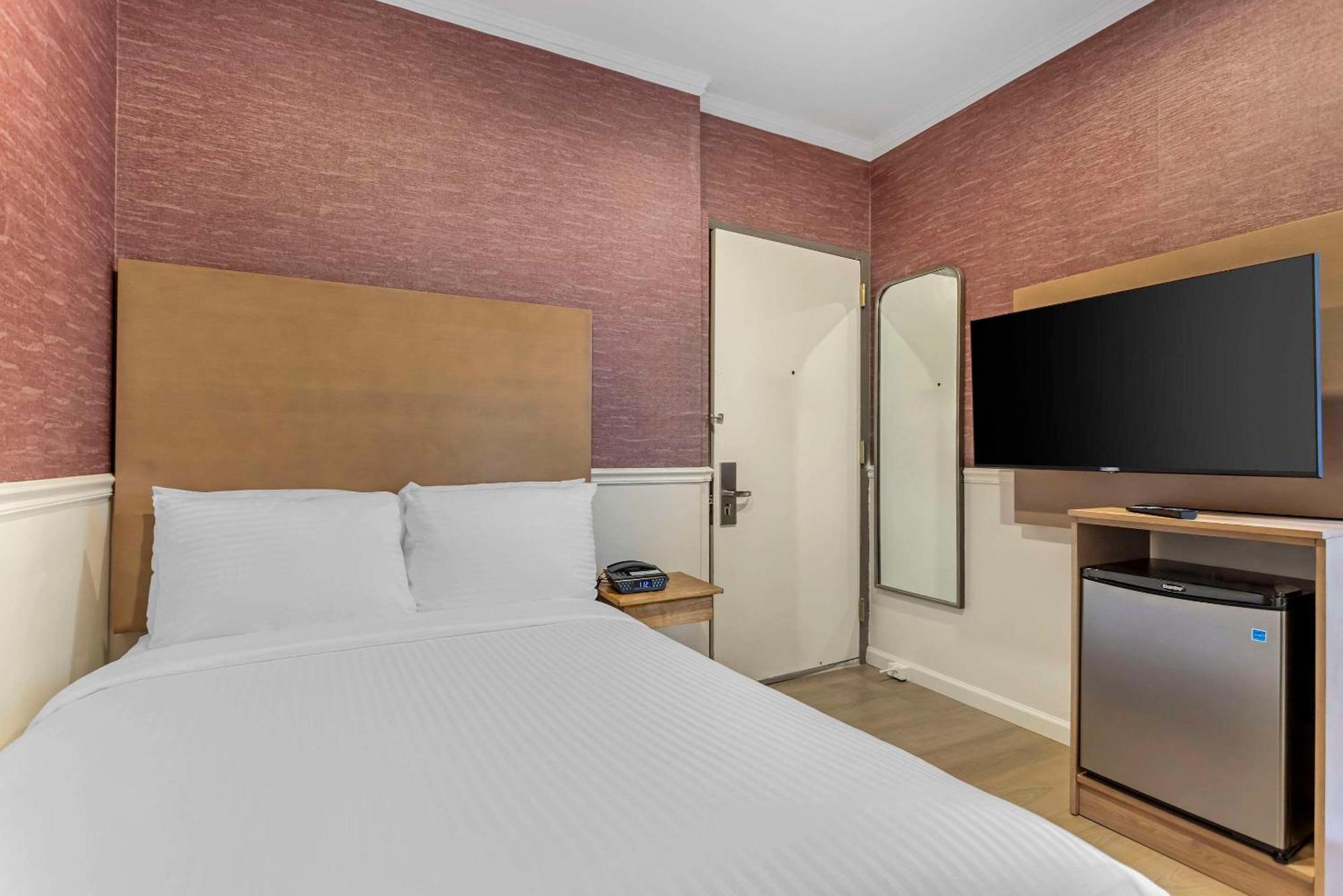 The Mayfair Hotel Times Square, Ascend Hotel Collection Нью-Йорк Екстер'єр фото