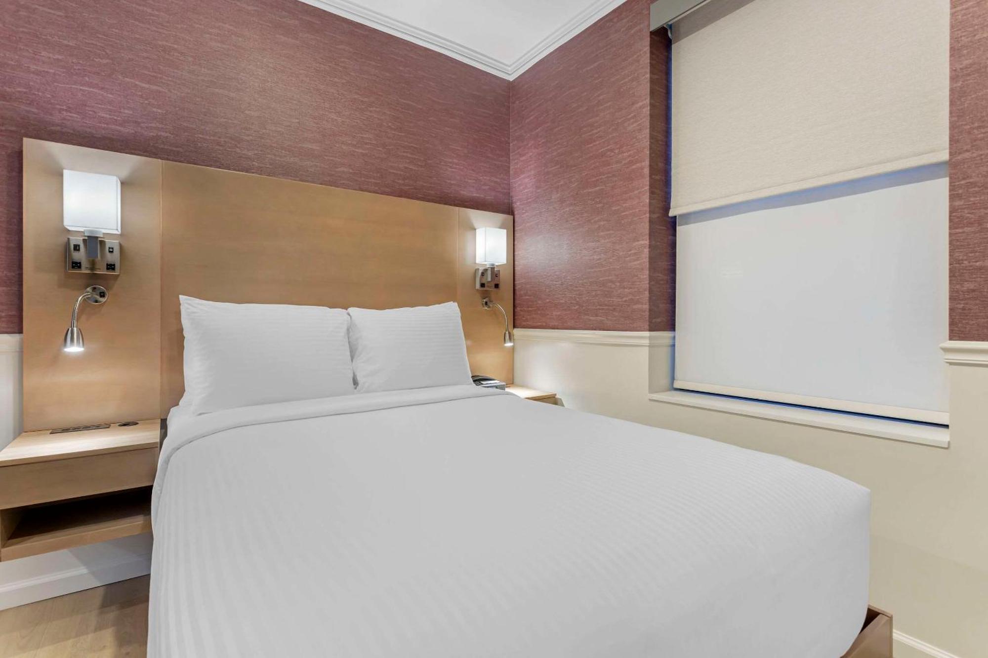 The Mayfair Hotel Times Square, Ascend Hotel Collection Нью-Йорк Екстер'єр фото