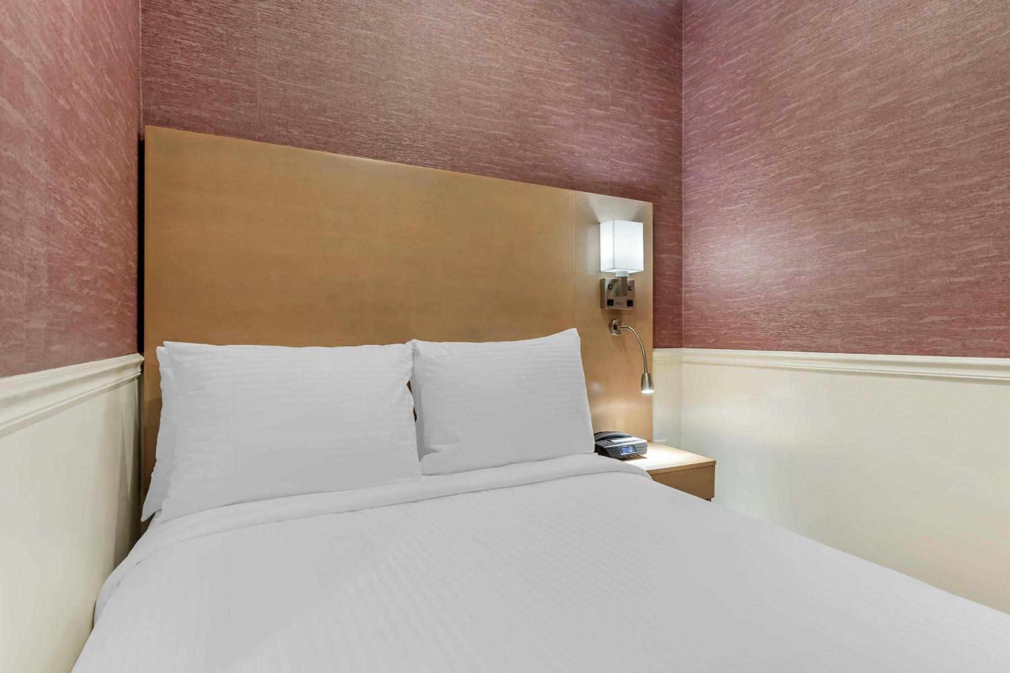 The Mayfair Hotel Times Square, Ascend Hotel Collection Нью-Йорк Екстер'єр фото